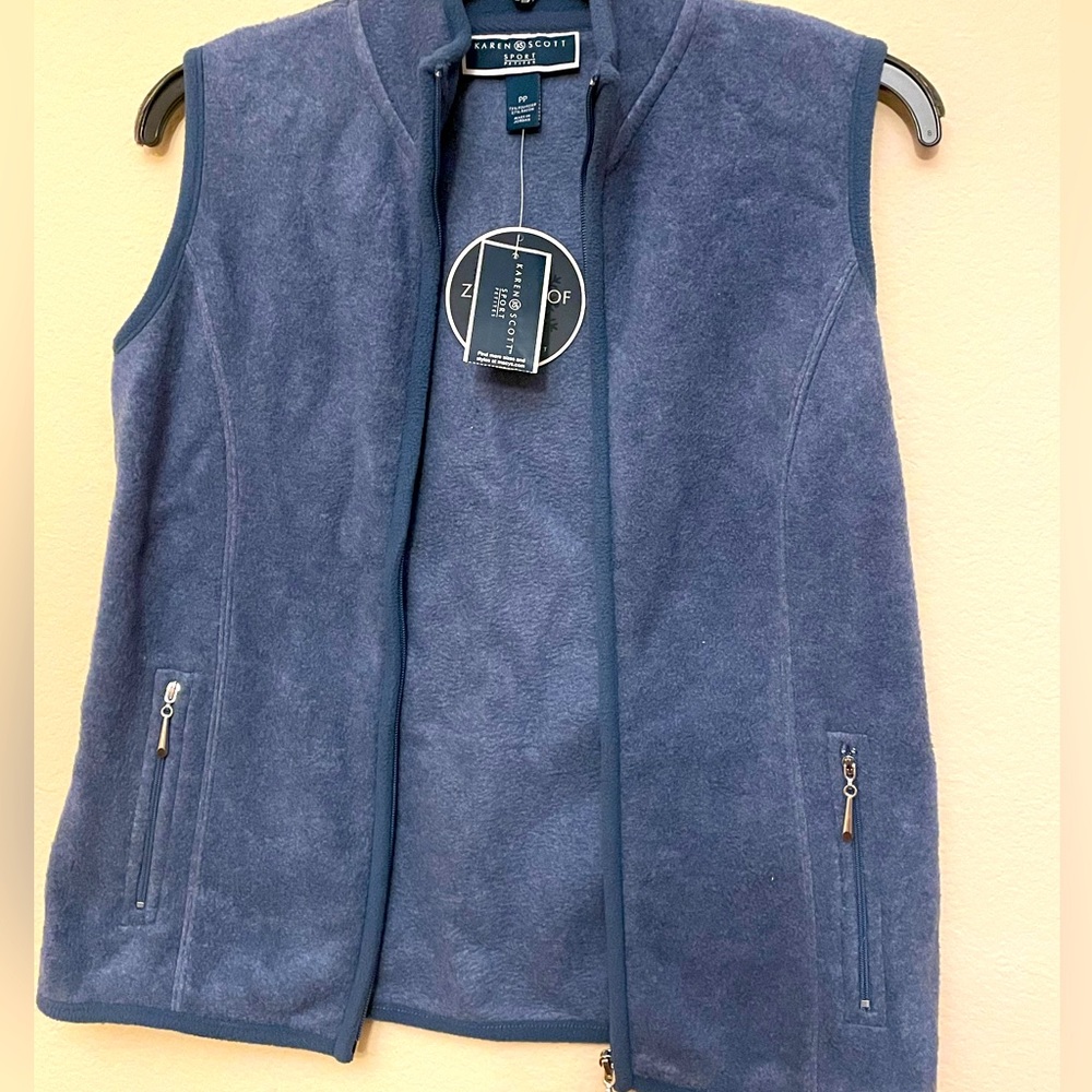 Karen Scott vest